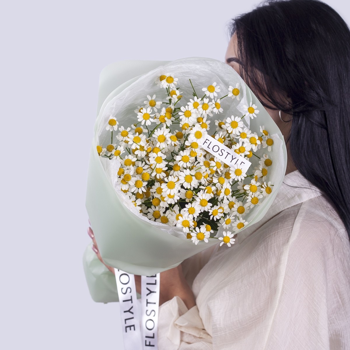 Недорогой букет с ромашками Матрикария